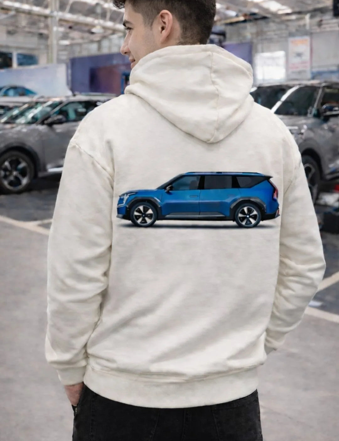 hoodie-kia-blanco-espalda-estampado-dotacion.webp