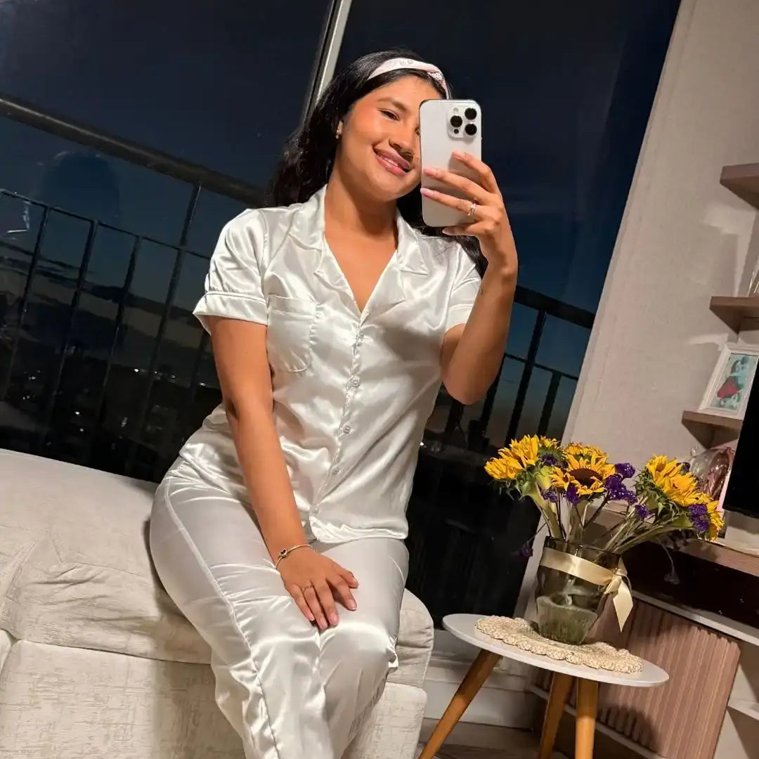 pijama-de-satin-manga-corta-blanca