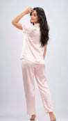 Pijama en satín rosa manga corta para mujer, fresca y elegante para dormir en clima cálido