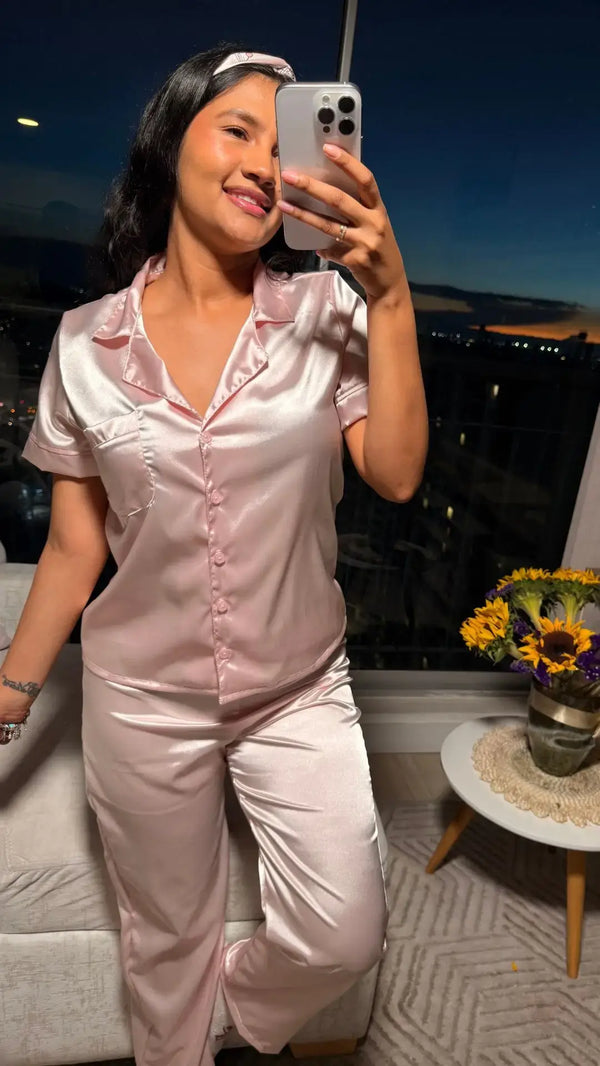 PIJAMA DE MUJER  EN SATIN MANGA CORTA